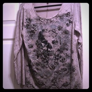 Rock & Republic Skull & Roses Top!